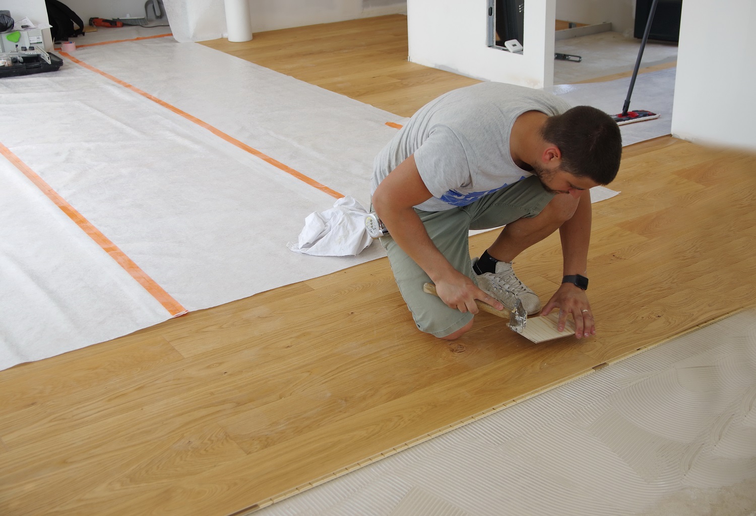 We recommend using a professional flooring installer where possible