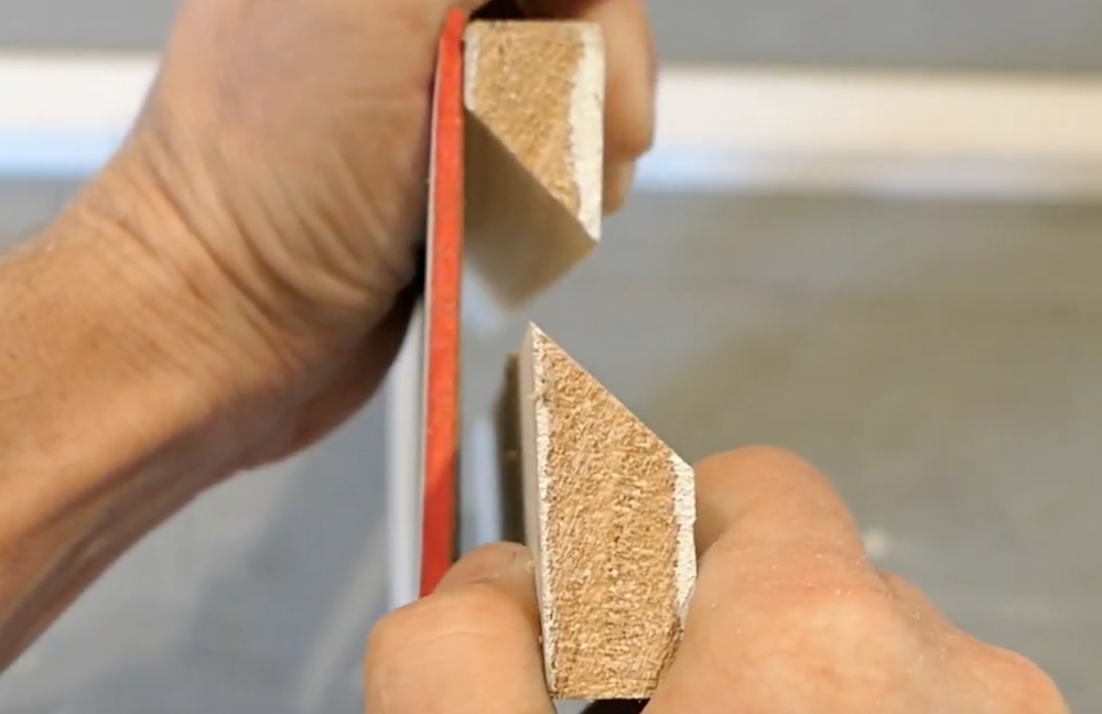 Cleat for hanging objects