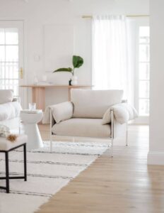 Neutral colours provides a quiet and soothing atmosphere. 