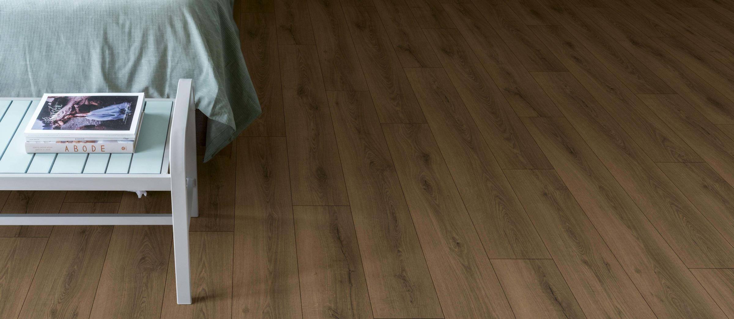 Overview Premium Floors Quick-Step Classic Laminate Warm Brown Oak